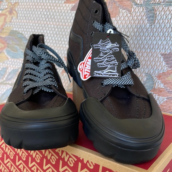 Vans WMNS Sk8-Hi Tapered
Heavy Canvas Blackout
VN0A7Q5T10J
Sneakers - Picture 7 of 16